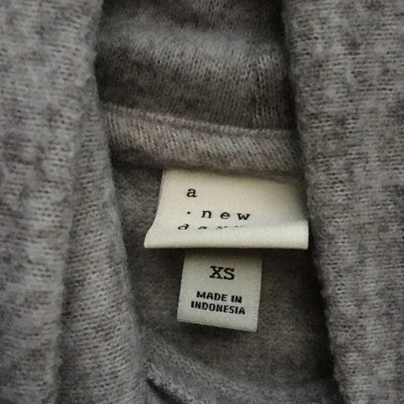 A New Day Grey Turtleneck Long Sleeve Pullover XS - Picture 4 of 5